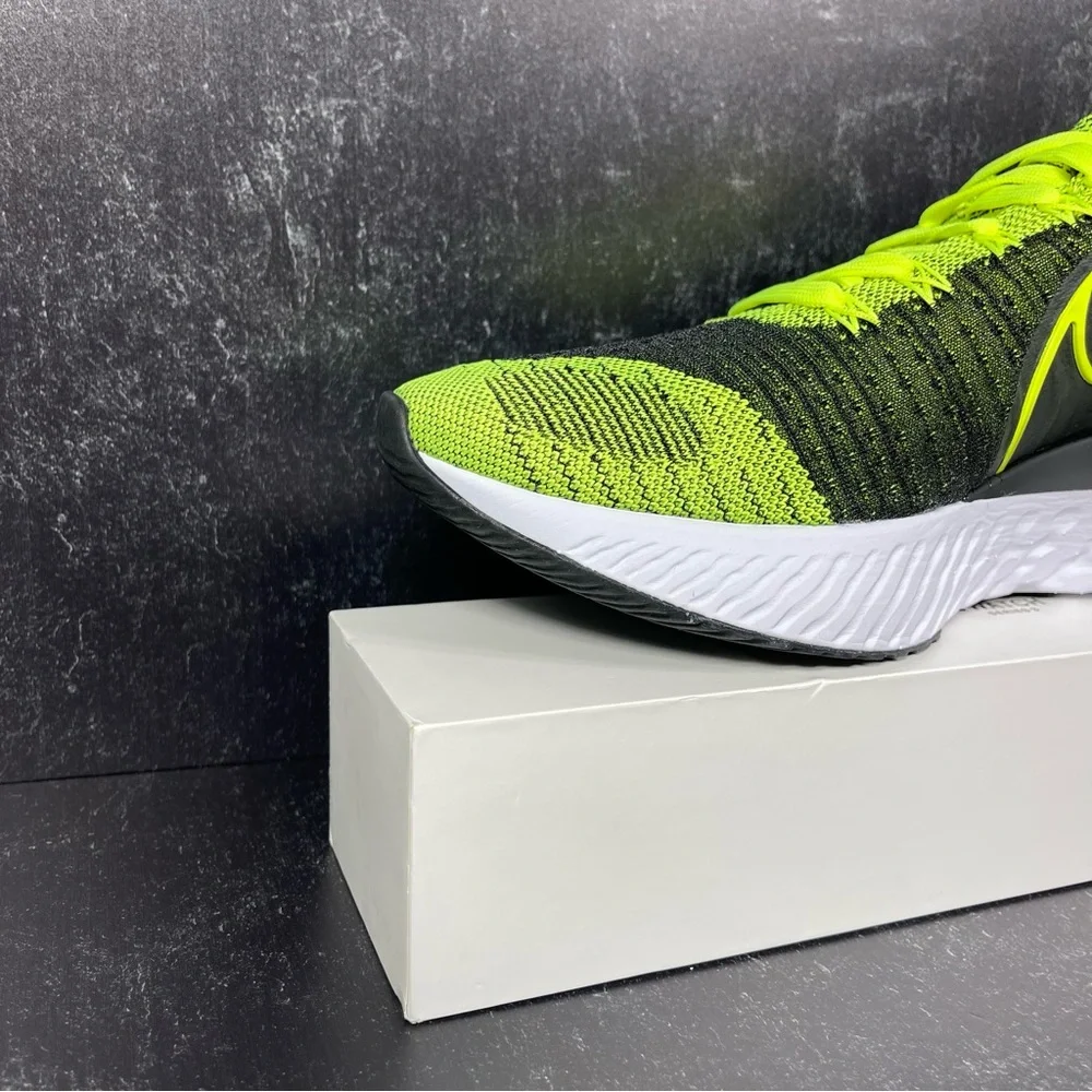 NIKE INFINITY RUN REACT 2 MENS ROAD RUNNING SHOES SIZE 10 FLYKNIT VOLT BLACK GRE - Picture 6 of 10